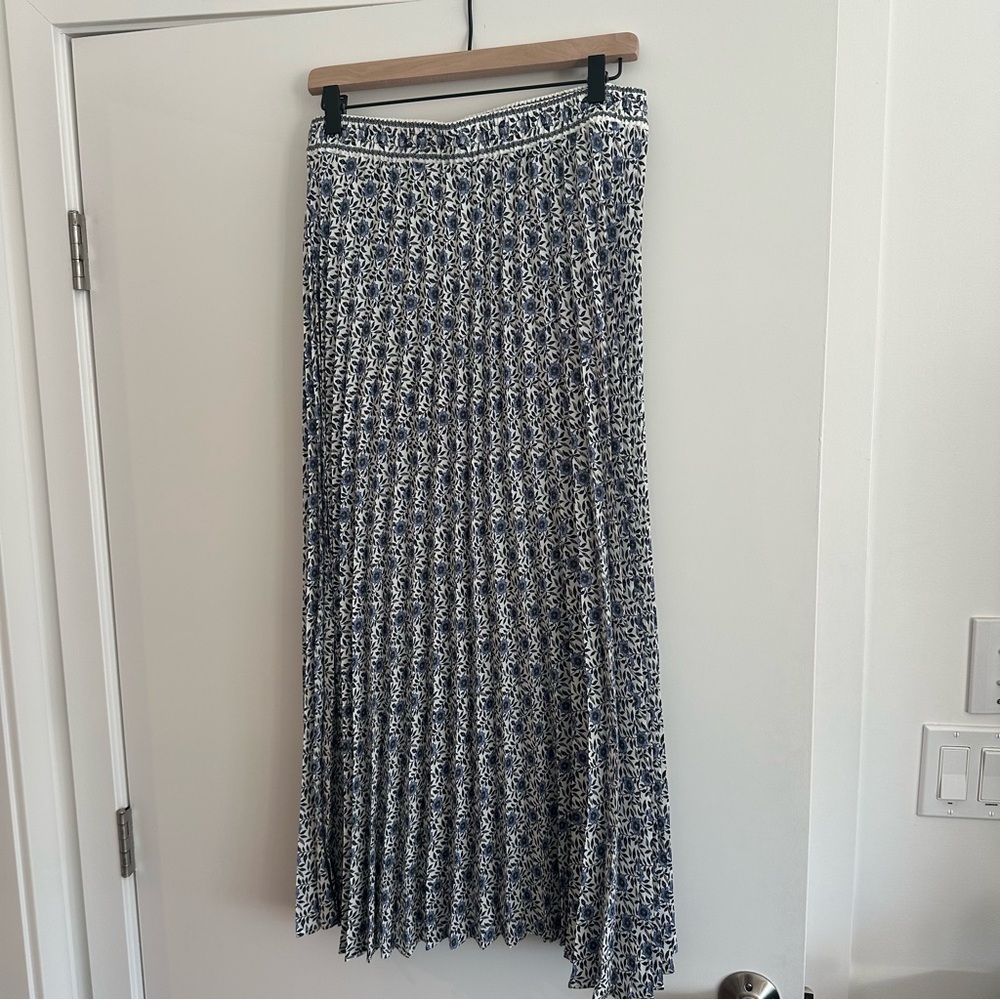 NWT Max Studio Navy Floral Maxi Skirt
